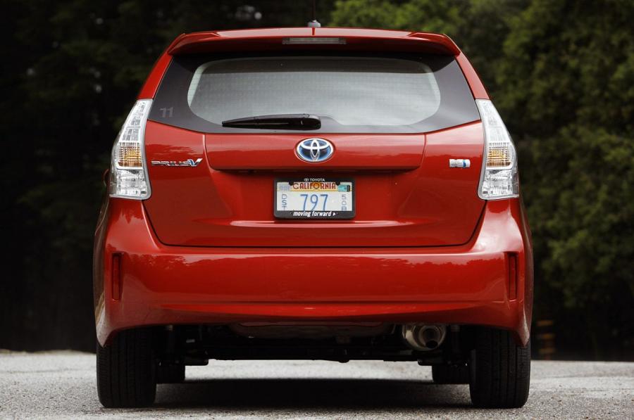  Toyota Prius V 2011 года  (фото 157 из 208)